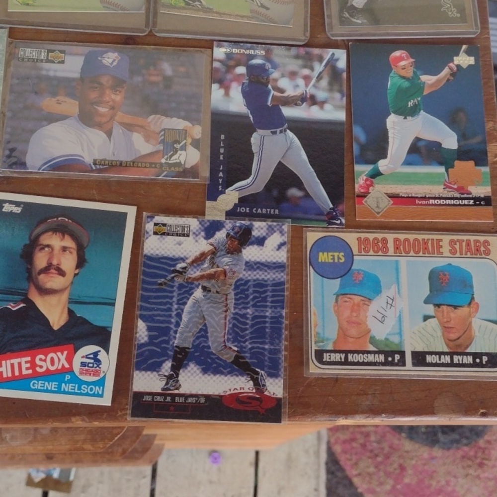 Assorted Baseball Trading Cards Collection - Picture 2 of 5